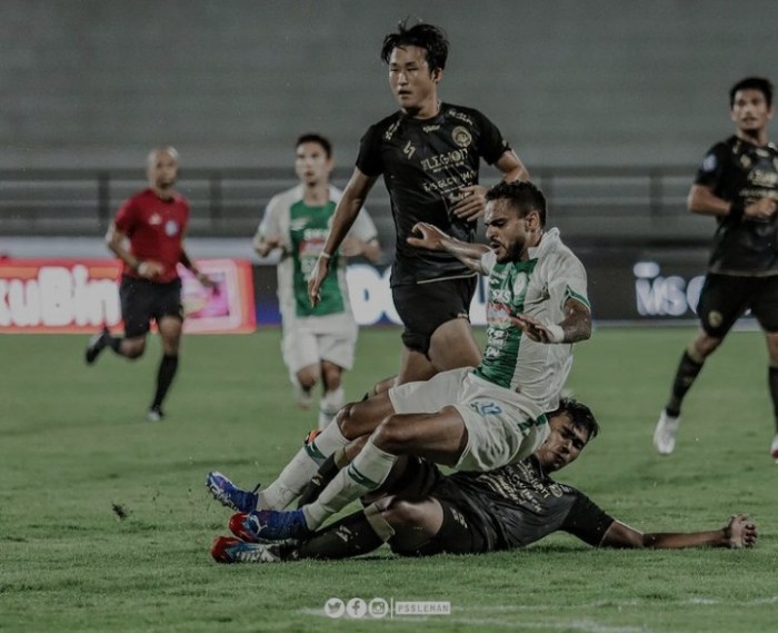 Pss sleman pemain merayakan gol berharap segera dejan masalah menang